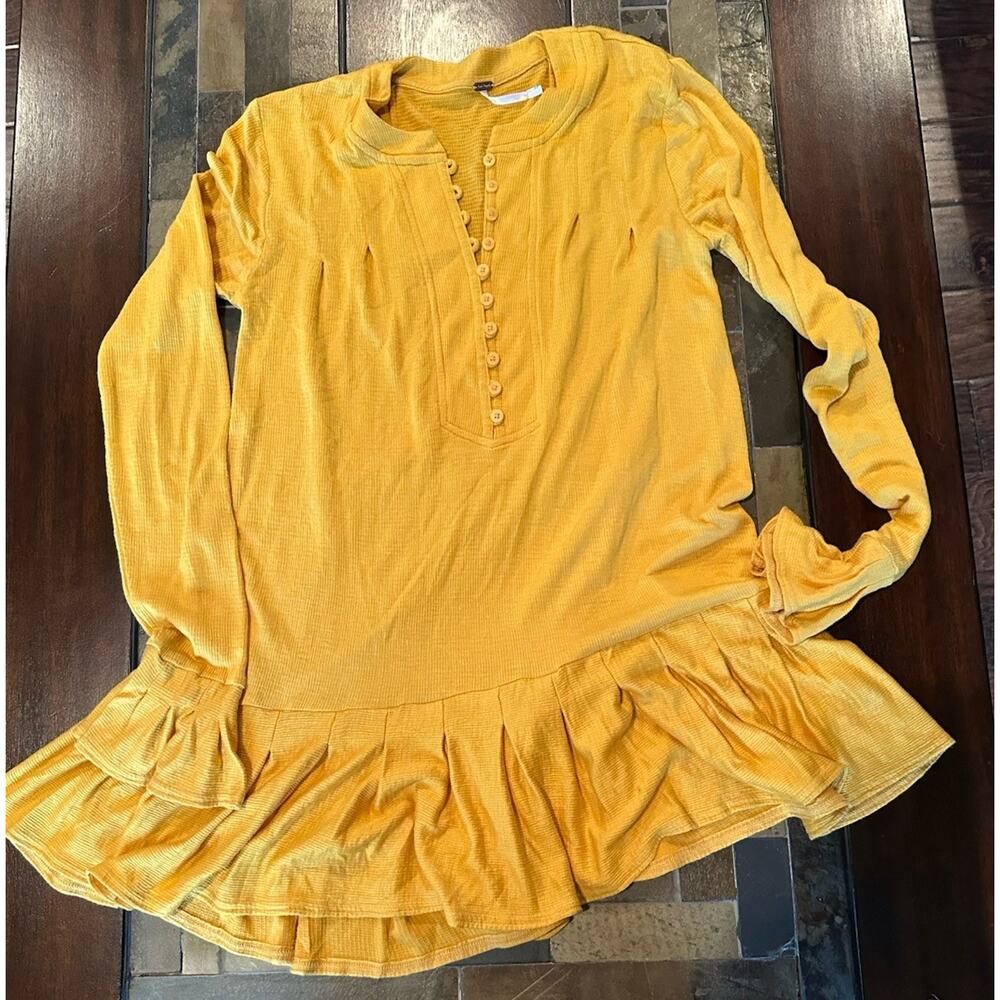 FREE PEOPLE Summer Struttin Mini Dress Sz XS Bell Cuff Waffle Ruffle Hem Yellow - Picture 2 of 8